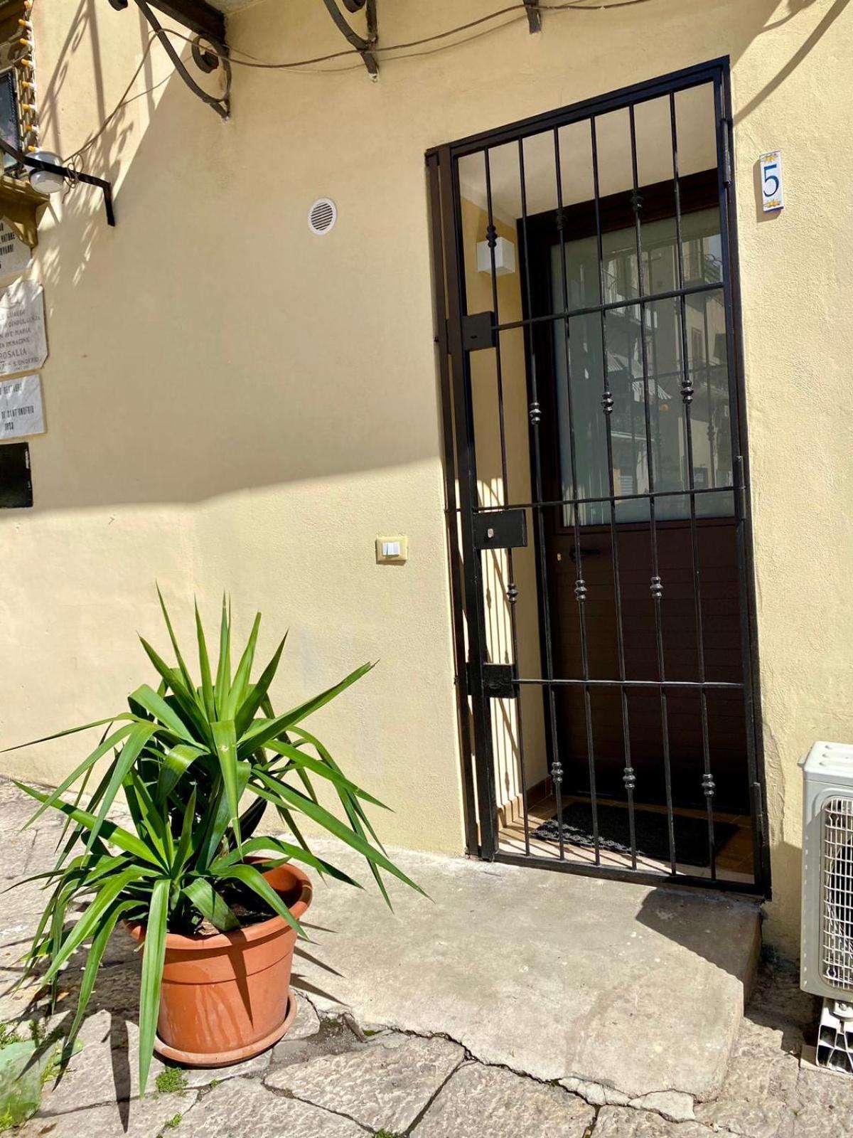 Il Conte Tasso Apartment Palermo Exterior photo